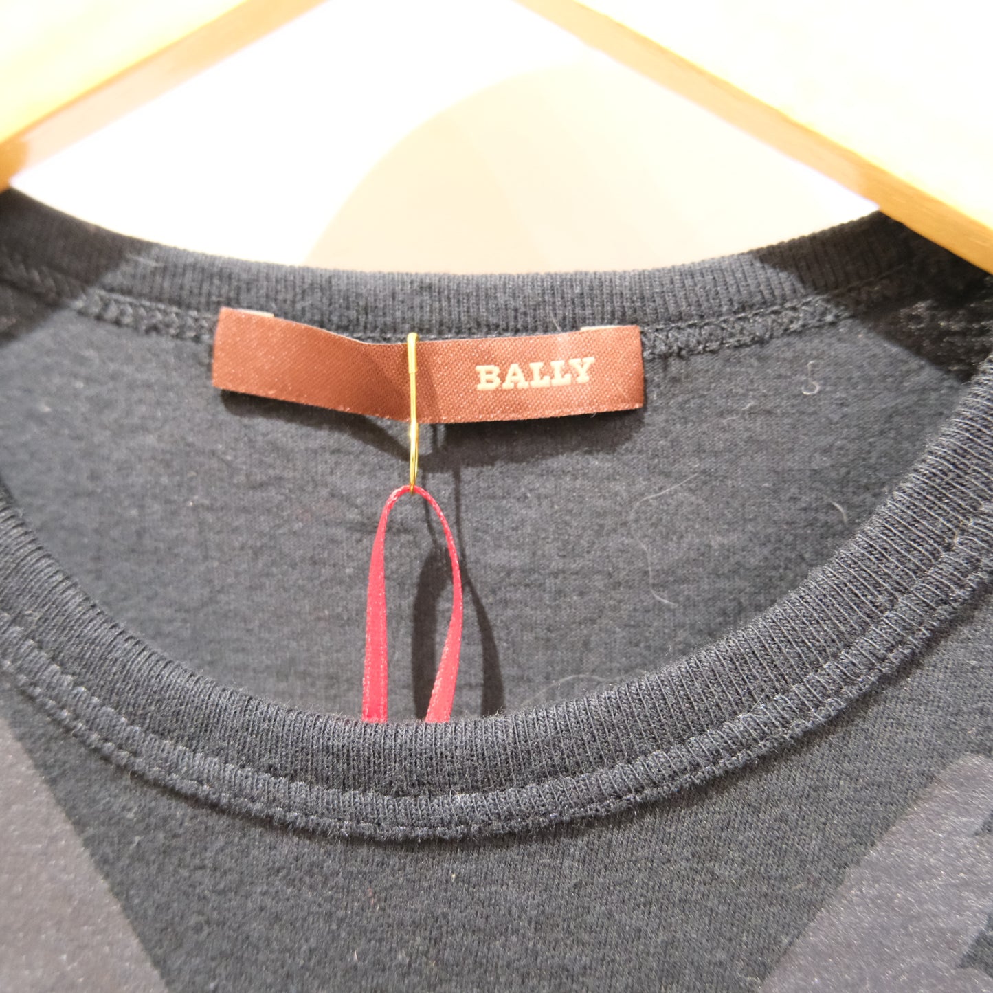 Vintage Bally Sleeveless Graphic Black Top – Designer Tank