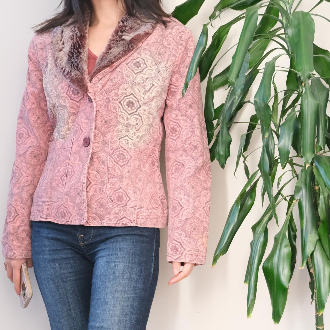 How to Style Vintage Blazers for Work and Weekend