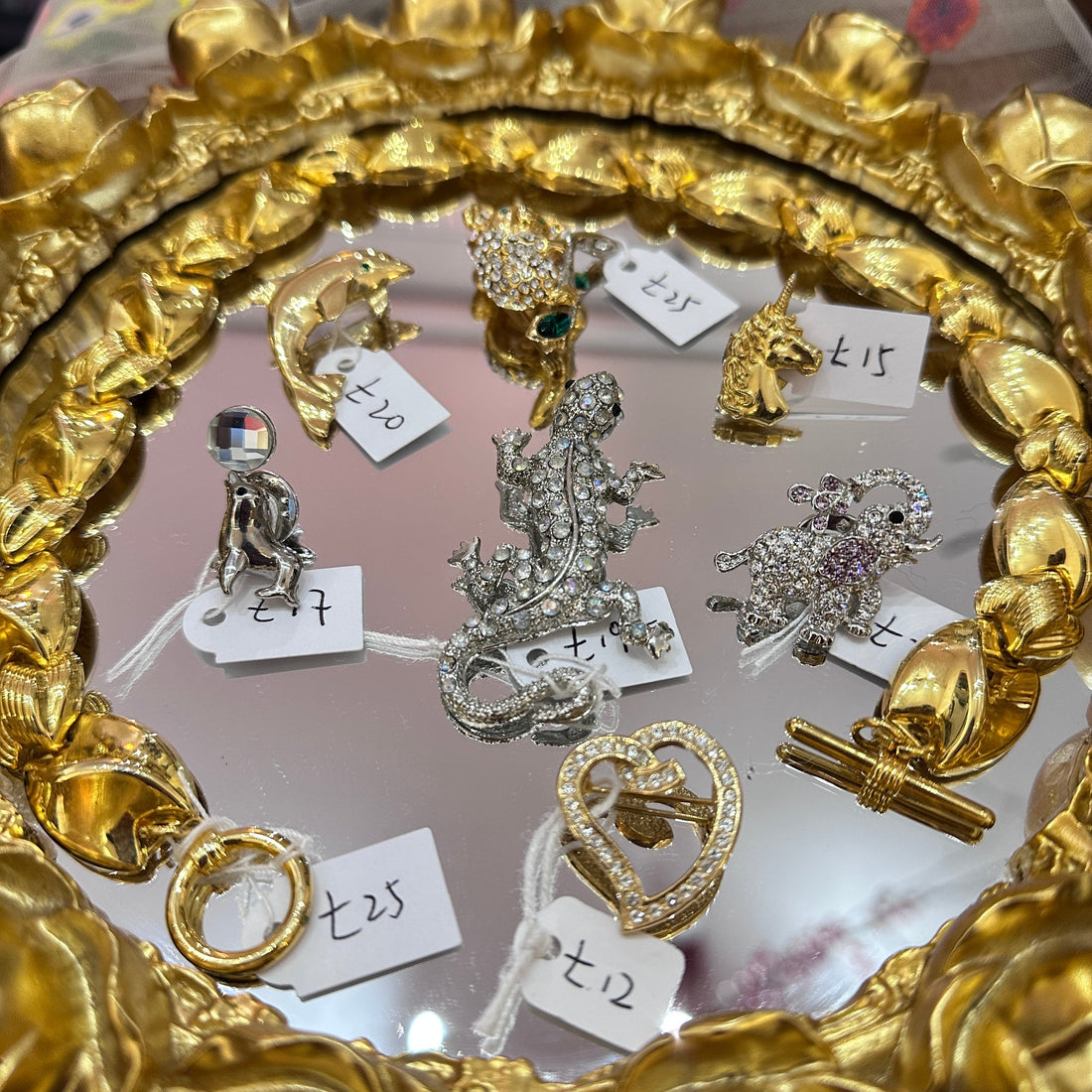 5 Vintage Jewelry Pieces That Never Go Out of Style