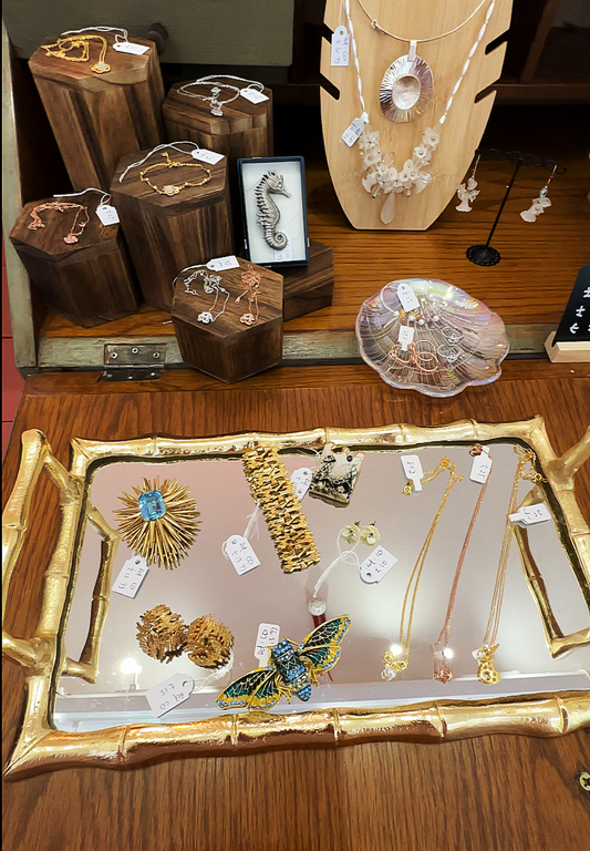 5 Vintage Jewelry Pieces That Never Go Out of Style