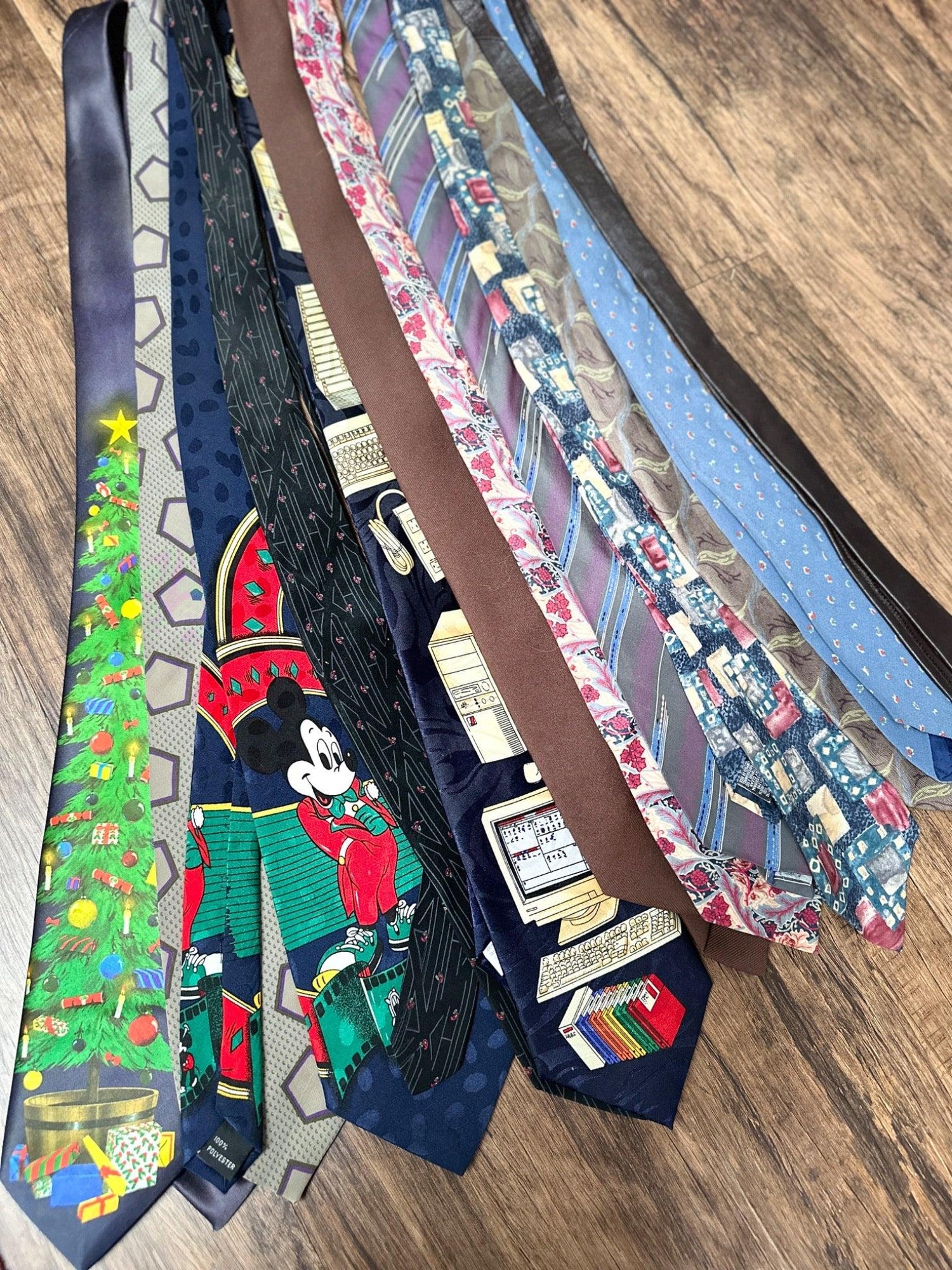 Vintage Ties - OneCatBoutique