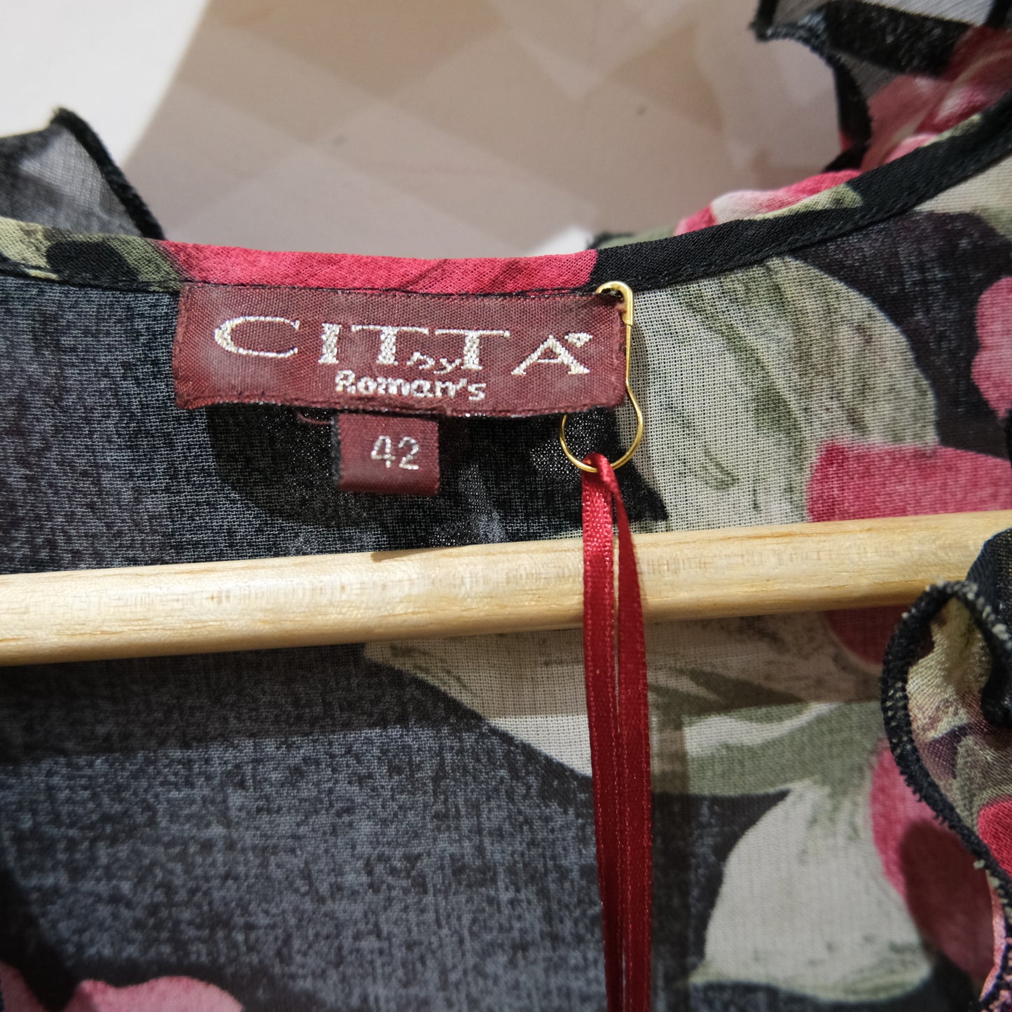 Vintage Città Sheer Floral Ruffle Top – Black Rose Print Blouse