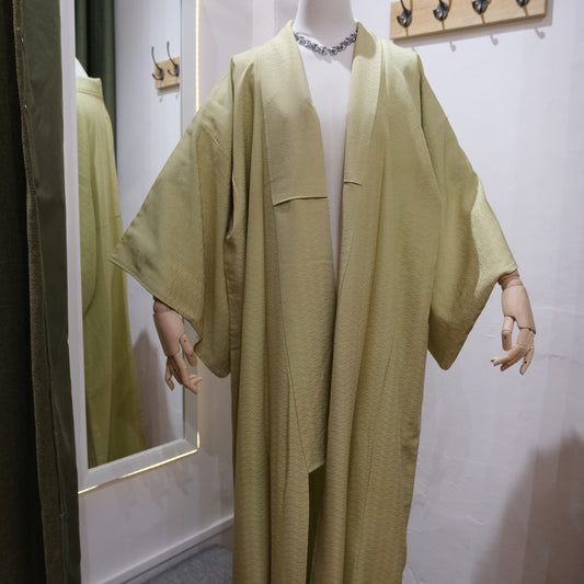 Vintage Japanese Kimono – Soft Sage Green Silk Haori Jacket – Traditional Floral Crest