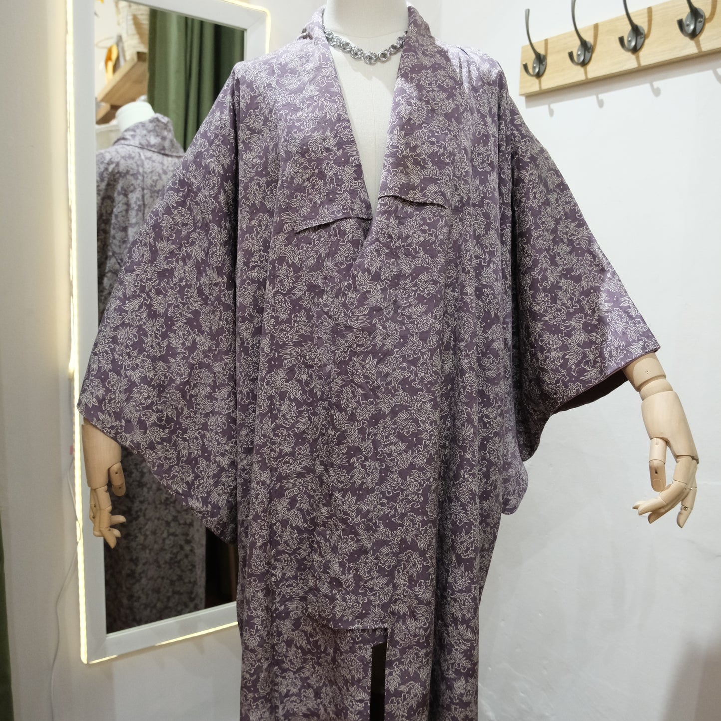 Vintage Japanese Kimono – Lilac Floral Long Kimono Robe – Traditional Silk Style