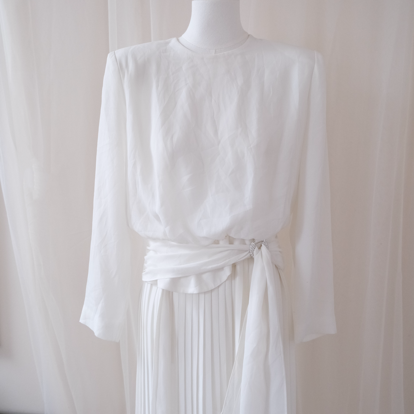🤍 Vintage Hewvy Lee White Chiffon Pleated Midi Dress – Made in USA