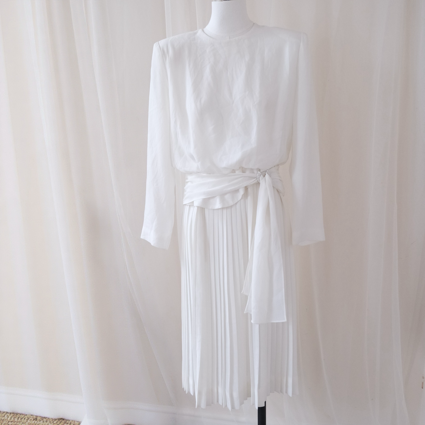 🤍 Vintage Hewvy Lee White Chiffon Pleated Midi Dress – Made in USA