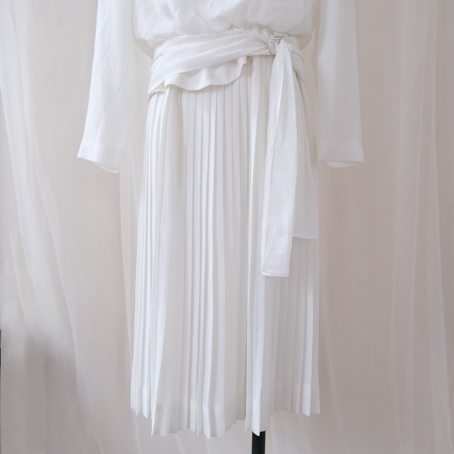 🤍 Vintage Hewvy Lee White Chiffon Pleated Midi Dress – Made in USA