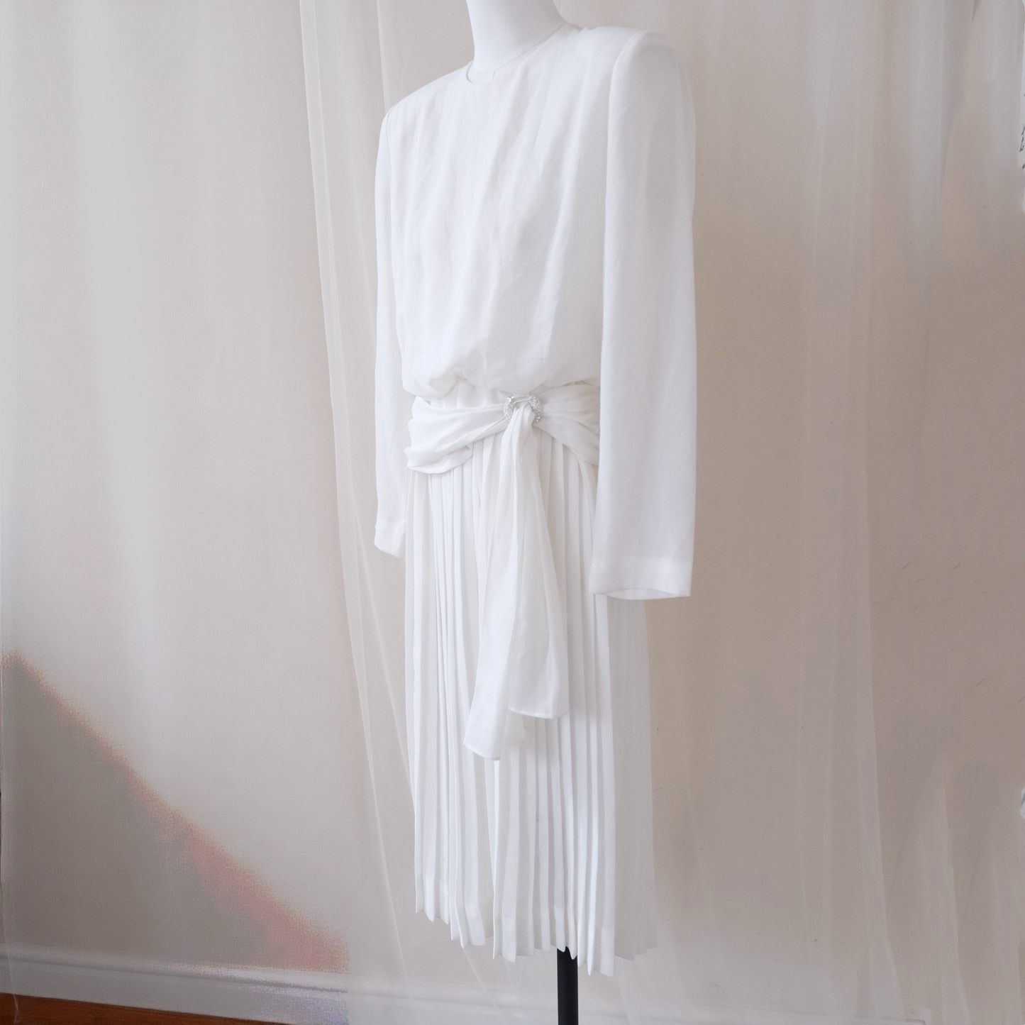 🤍 Vintage Hewvy Lee White Chiffon Pleated Midi Dress – Made in USA