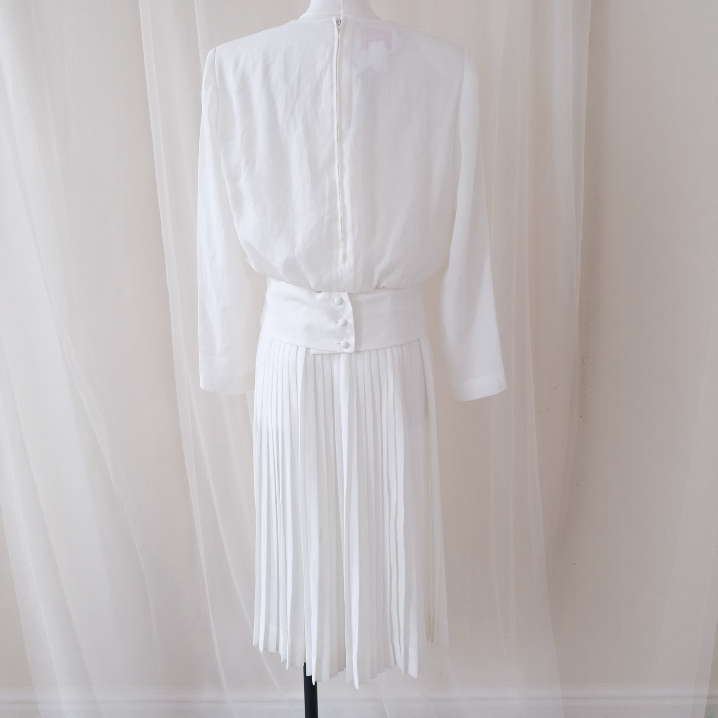 🤍 Vintage Hewvy Lee White Chiffon Pleated Midi Dress – Made in USA